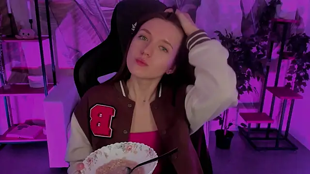 Snapshot of JennyDens chatting on 12/21/24, 05:58 JennyDens online show from 12/21/24, 05:58