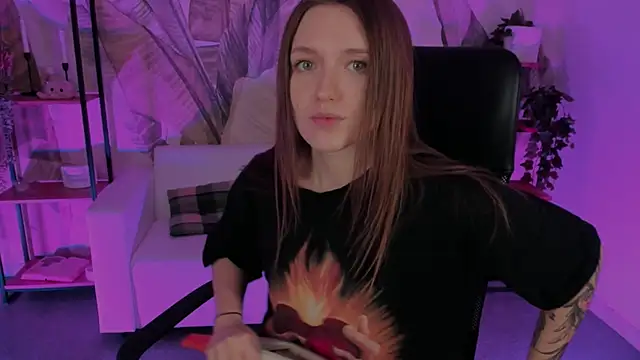 Snapshot of JennyDens chatting on 01/14/25, 07:27 JennyDens online show from 01/14/25, 07:27