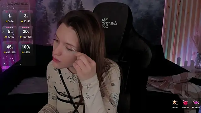 Snapshot of JennyDens chatting on 01/20/25, 12:18 JennyDens online show from 01/20/25, 12:18