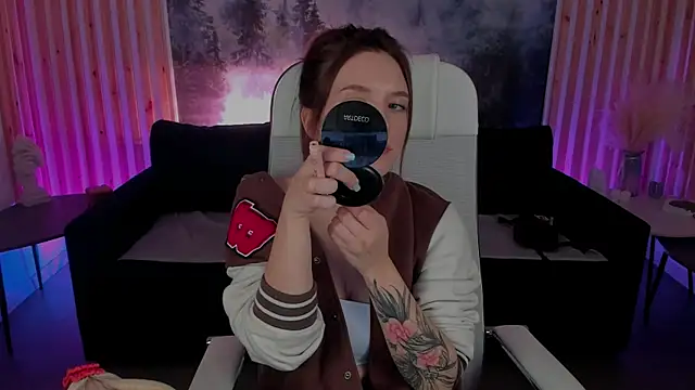 Snapshot of JennyDens chatting on 02/10/25, 05:47 JennyDens online show from 02/10/25, 05:47