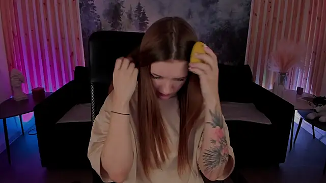 Snapshot of JennyDens chatting on 02/23/25, 05:45 JennyDens online show from 02/23/25, 05:45