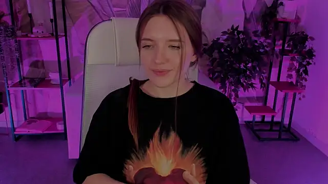 Snapshot of JennyDens chatting on 03/10/25, 05:43 JennyDens online show from 03/10/25, 05:43