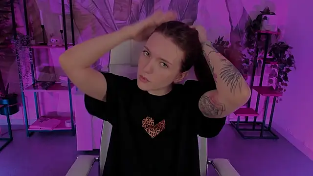 Snapshot of JennyDens chatting on 03/19/25, 05:52 JennyDens online show from 03/19/25, 05:52