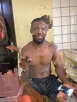 Snapshot of vannycov chatting on 09/29/25, 10:42 vannycov online show from 09/29/25, 10:42