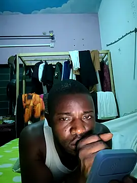 Snapshot of vannycov chatting on 11/03/25, 11:37 vannycov online show from 11/03/25, 11:37