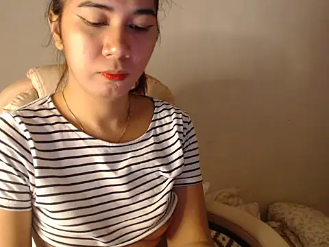 Snapshot of TransPetite1 chatting on 03/21/25, 05:54 TransPetite1 online show from 03/21/25, 05:54