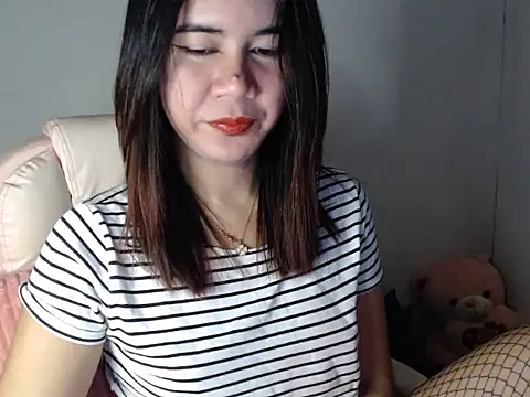 Snapshot of TransPetite1 chatting on 09/10/25, 03:17 TransPetite1 online show from 09/10/25, 03:17