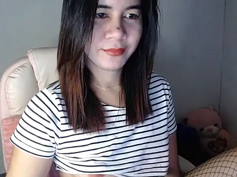 Snapshot of TransPetite1 chatting on 09/12/25, 03:50 TransPetite1 online show from 09/12/25, 03:50