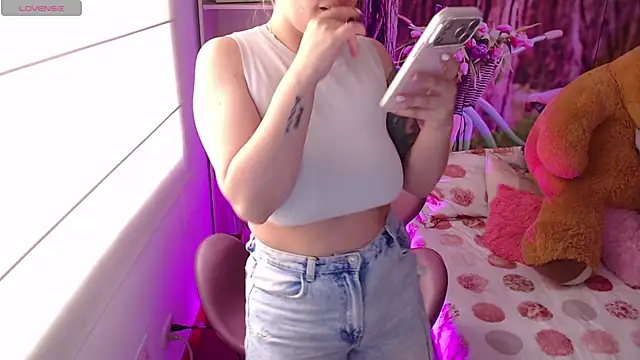 Snapshot of thamarajane chatting on 04/06/26, 07:15 thamarajane online show from 04/06/26, 07:15