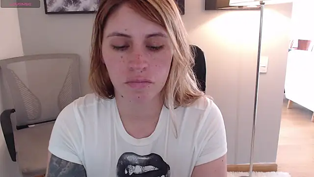 Snapshot of thamarajane chatting on 06/09/26, 07:03 thamarajane online show from 06/09/26, 07:03