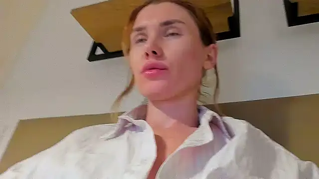 Snapshot of Cameron_diazz chatting on 10/17/25, 08:55 Cameron diazz online show from 10/17/25, 08:55