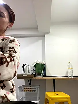 Snapshot of Cameron_diazz chatting on 11/23/25, 06:30 Cameron diazz online show from 11/23/25, 06:30