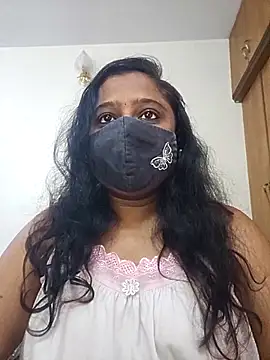 Snapshot of sexynayan23 chatting on 10/06/25, 05:49 sexynayan23 online show from 10/06/25, 05:49