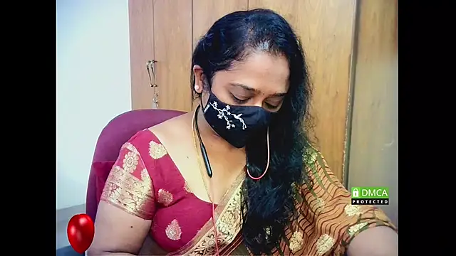 Snapshot of sexynayan23 chatting on 10/22/25, 05:08 sexynayan23 online show from 10/22/25, 05:08