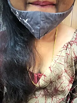 Snapshot of sexynayan23 chatting on 10/31/25, 05:19 sexynayan23 online show from 10/31/25, 05:19