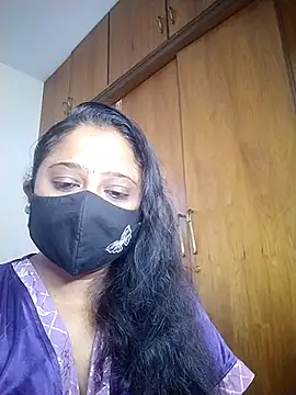 Snapshot of sexynayan23 chatting on 12/01/25, 04:39 sexynayan23 online show from 12/01/25, 04:39