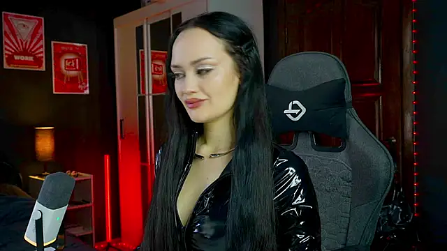 QueenAliss online show from 02/19/26, 05:36