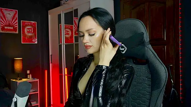 QueenAliss online show from 02/25/26, 06:12