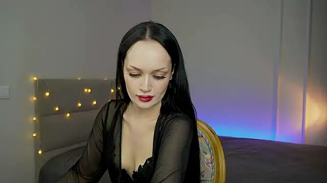 Snapshot of QueenAliss chatting on 07/05/26, 01:18 QueenAliss online show from 07/05/26, 01:18