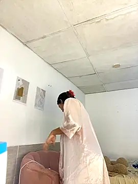 ValienteGirl  online show from 11/01/25, 03:08