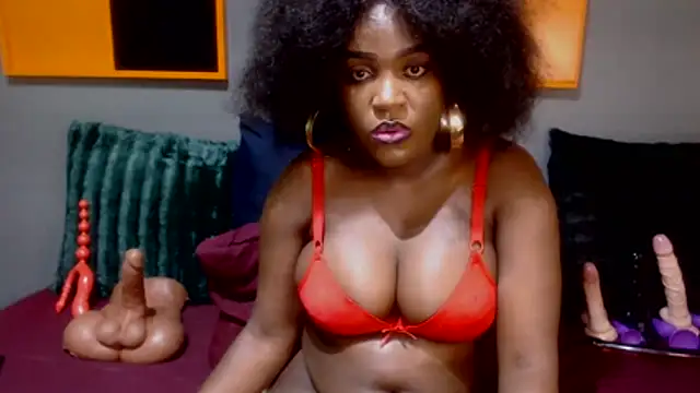 Snapshot of DarkNSpicy4U chatting on 02/14/26, 02:30 DarkNSpicy4U online show from 02/14/26, 02:30