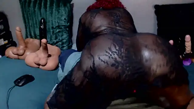 Snapshot of DarkNSpicy4U chatting on 04/19/26, 10:03 DarkNSpicy4U online show from 04/19/26, 10:03