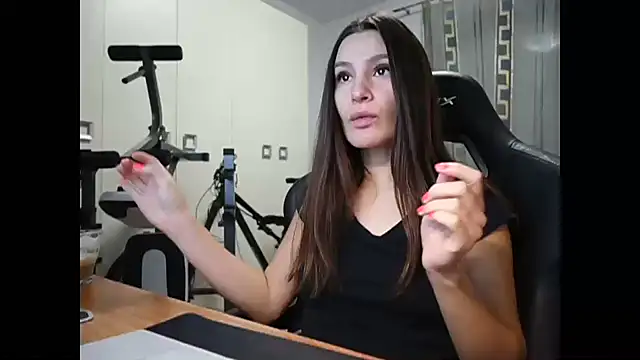 Snapshot of GodlyTheia chatting on 12/04/24, 03:32 GodlyTheia online show from 12/04/24, 03:32