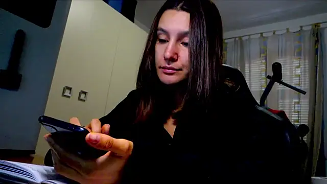 Snapshot of GodlyTheia chatting on 11/17/25, 09:48 GodlyTheia online show from 11/17/25, 09:48