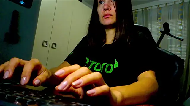 Snapshot of GodlyTheia chatting on 11/18/25, 09:47 GodlyTheia online show from 11/18/25, 09:47