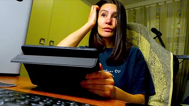 Snapshot of GodlyTheia chatting on 12/15/25, 10:08 GodlyTheia online show from 12/15/25, 10:08