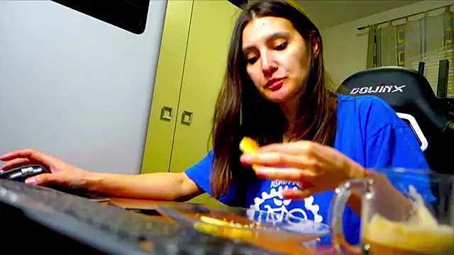 Snapshot of GodlyTheia chatting on 03/21/26, 12:10 GodlyTheia online show from 03/21/26, 12:10