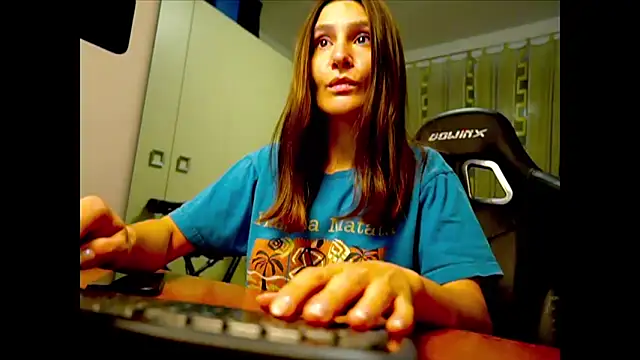 Snapshot of GodlyTheia chatting on 04/15/26, 07:21 GodlyTheia online show from 04/15/26, 07:21