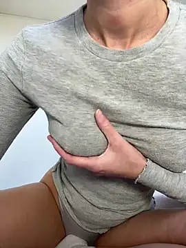 Snapshot of CutieEmy chatting on 02/03/25, 11:09 CutieEmy online show from 02/03/25, 11:09