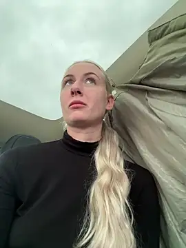 Snapshot of CutieEmy chatting on 02/22/25, 03:25 CutieEmy online show from 02/22/25, 03:25