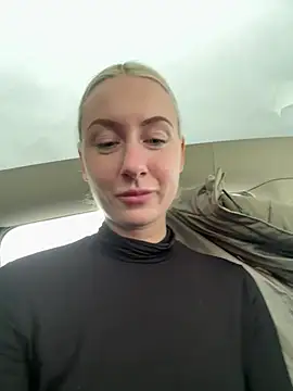 Snapshot of CutieEmy chatting on 02/24/25, 11:32 CutieEmy online show from 02/24/25, 11:32