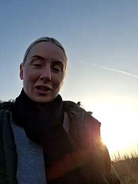 Snapshot of CutieEmy chatting on 03/09/25, 04:33 CutieEmy online show from 03/09/25, 04:33