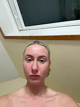 Snapshot of CutieEmy chatting on 03/13/25, 06:01 CutieEmy online show from 03/13/25, 06:01