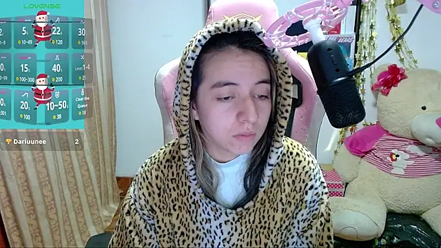 Maggie Fox3 online show from 01/01/25, 01:26