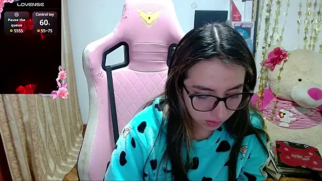 Maggie Fox3 online show from 01/29/25, 03:01