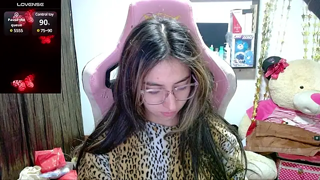 Maggie Fox3 online show from 02/15/25, 04:14