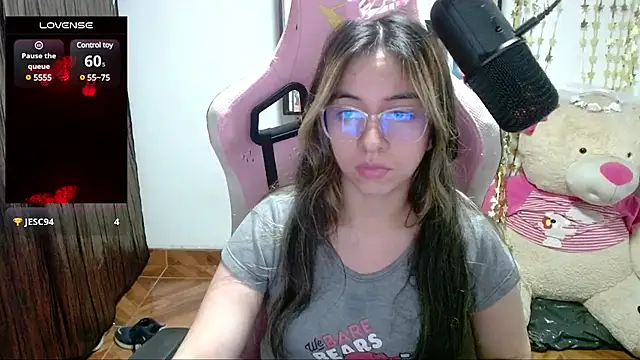 Maggie Fox3 online show from 03/01/25, 03:43