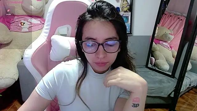 Maggie Fox3 online show from 03/02/26, 02:47