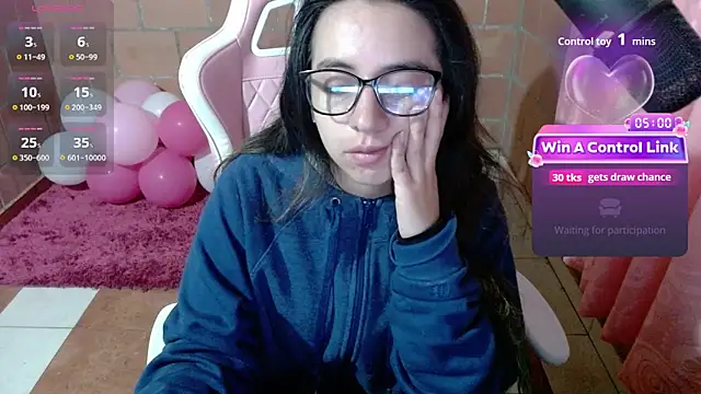 Snapshot of Maggie_Fox3 chatting on 06/16/26, 05:32 Maggie Fox3 online show from 06/16/26, 05:32
