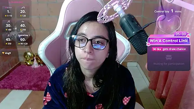 Snapshot of Maggie_Fox3 chatting on 07/03/26, 02:07 Maggie Fox3 online show from 07/03/26, 02:07