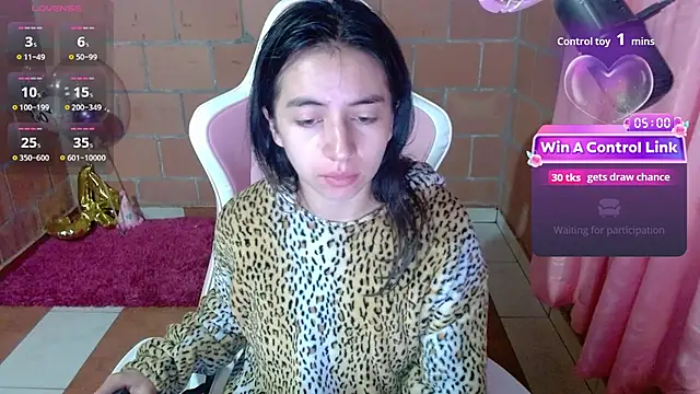 Snapshot of Maggie_Fox3 chatting on 07/13/26, 01:19 Maggie Fox3 online show from 07/13/26, 01:19
