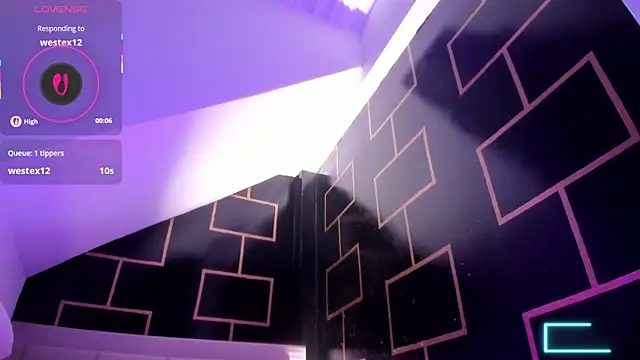 Snapshot of VictoriaVX chatting on 04/13/26, 03:34 VictoriaVX online show from 04/13/26, 03:34