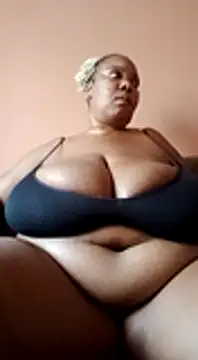 Lovelyboobs01 online show from 02/02/25, 11:51