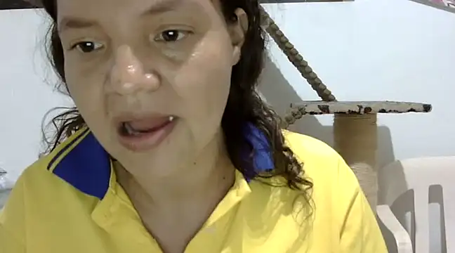 Snapshot of ElizabethMartinez chatting on 02/25/25, 10:39 ElizabethMartinez online show from 02/25/25, 10:39