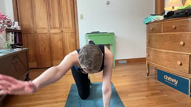 Snapshot of LeahWilde chatting on 03/04/25, 03:37 LeahWilde online show from 03/04/25, 03:37