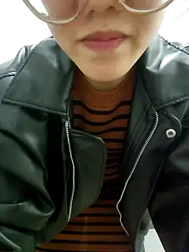 HinaLovely online show from 12/31/24, 10:48